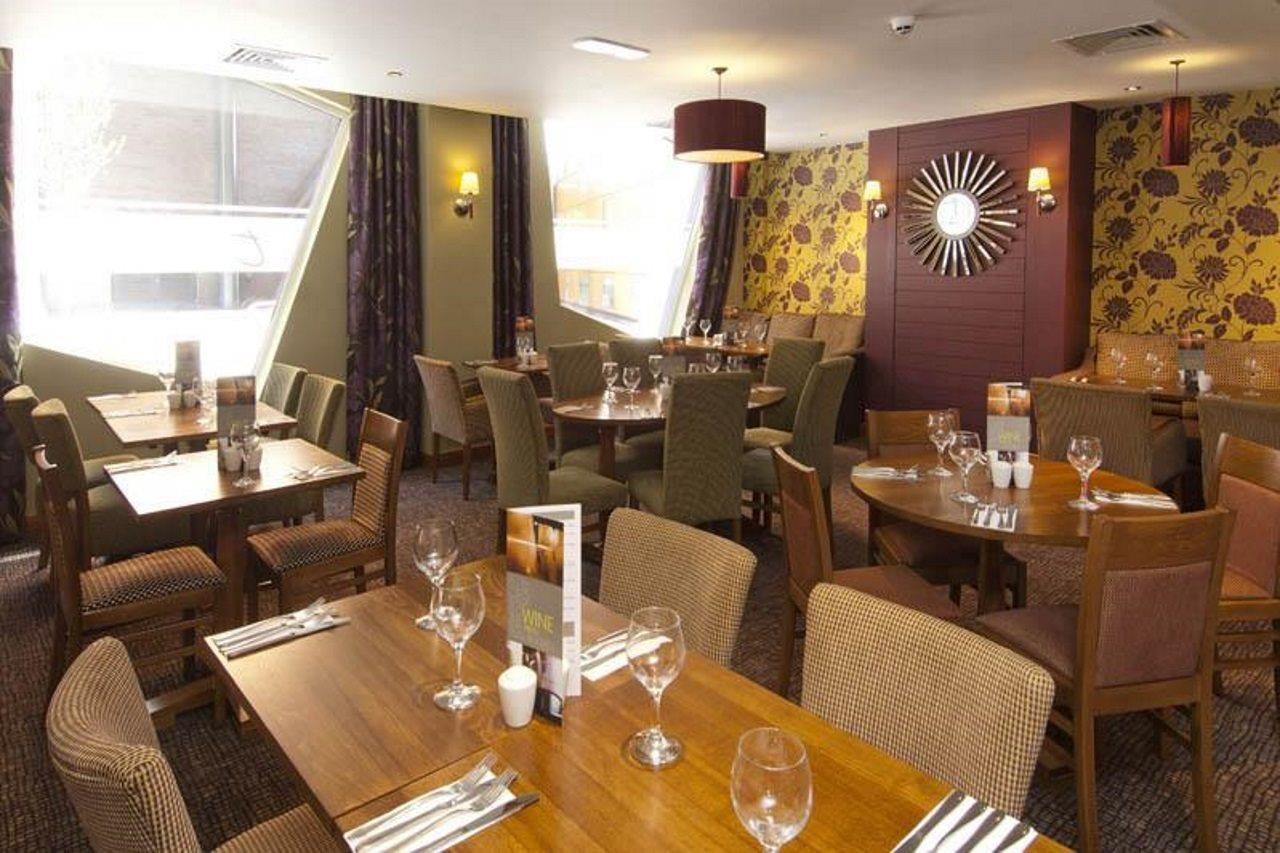Premier Inn Manchester Bury Exterior foto