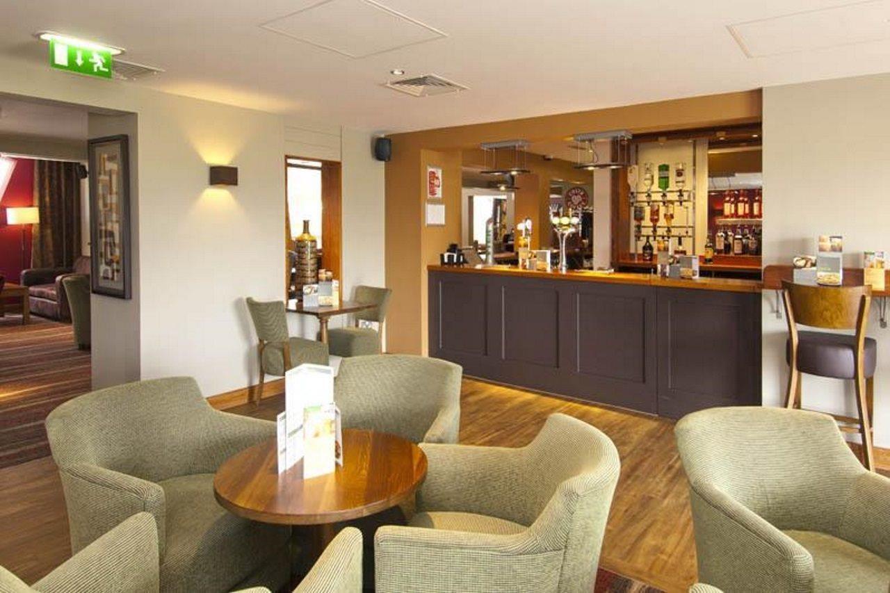 Premier Inn Manchester Bury Exterior foto
