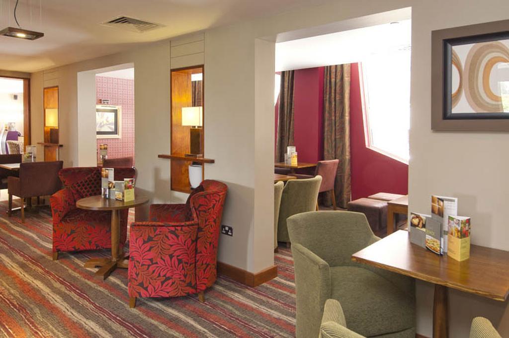Premier Inn Manchester Bury Exterior foto