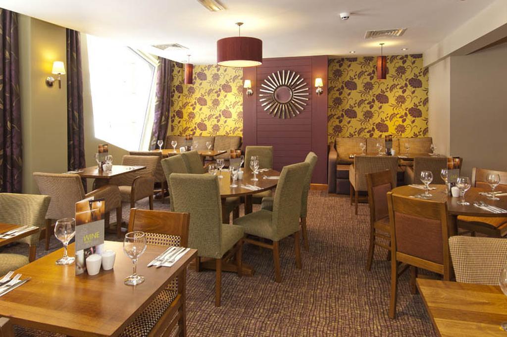 Premier Inn Manchester Bury Exterior foto